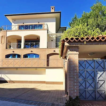 Palazzo Del Mar Opatija By Guide וילה Mošćenička Draga