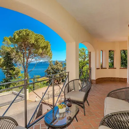 Palazzo Del Mar Opatija By Guide ヴィラ